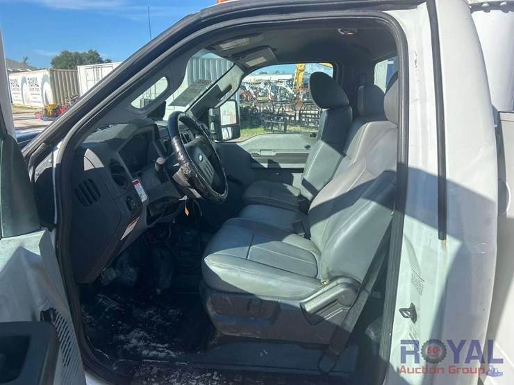 2013-ford-f550-image-8