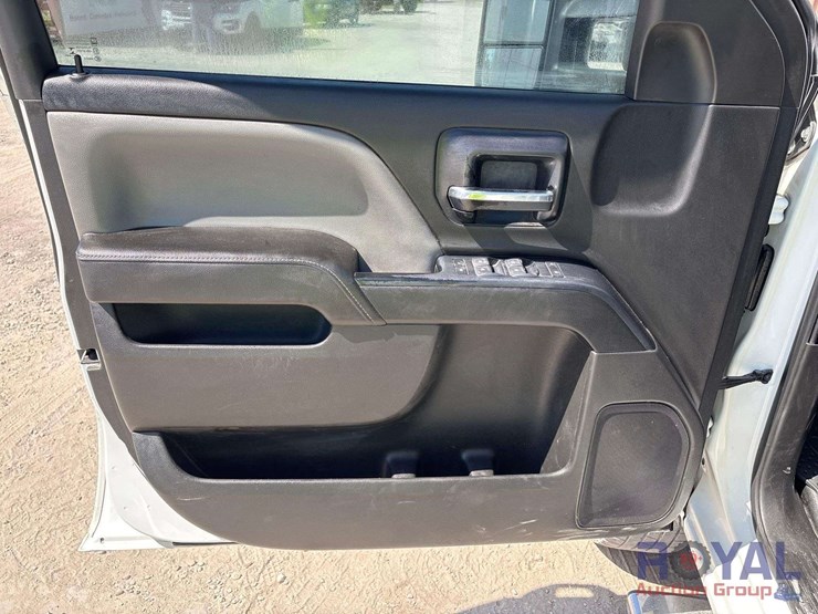 2015-chevrolet-silverado-2500-image-10