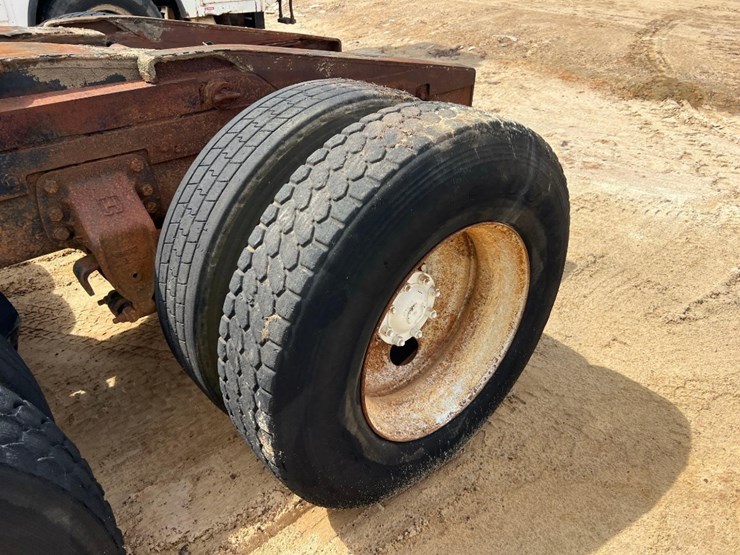 1995-ford-l8000-image-14