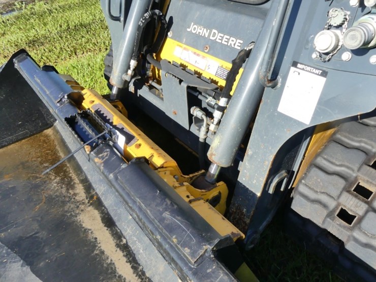 deere-317g-image-11