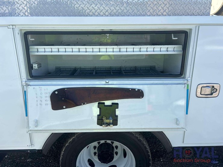 2013-ford-f550-image-37
