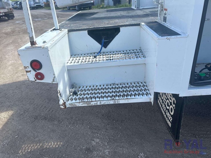 2014-altec-at200a-image-27