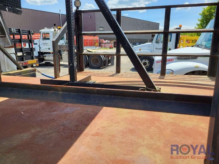 2000-ford-f-650-tma-attenuator-truck-image-4