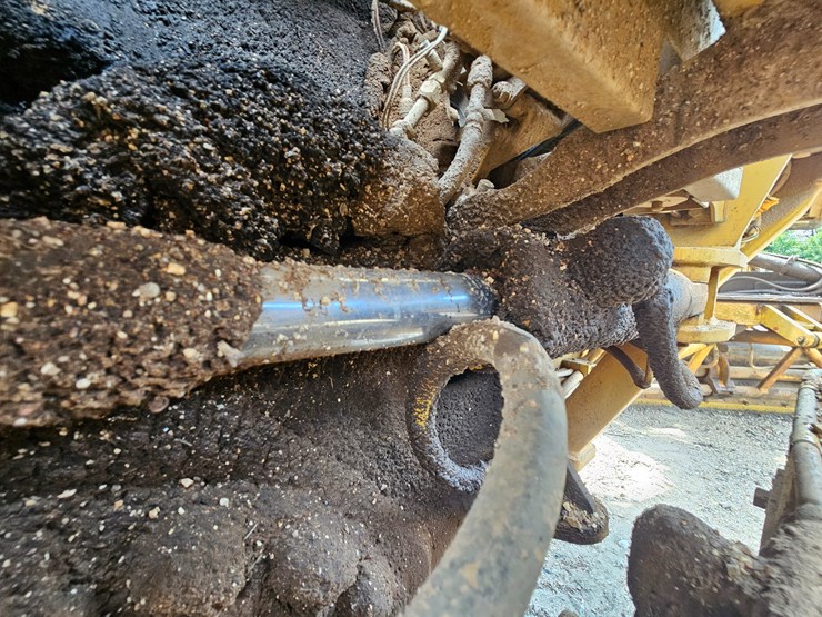 2002-caterpillar-12h-image-125