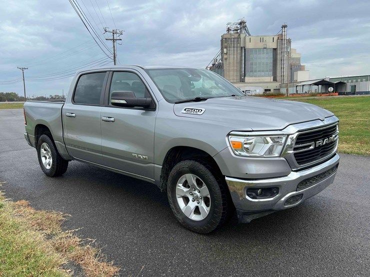 2021-ram-1500-big-horn-image-4