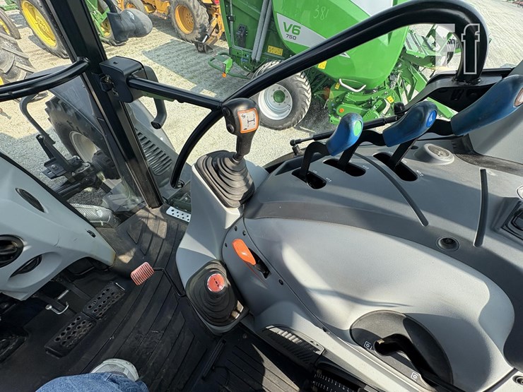 2016-new-holland-ts6.120-image-12