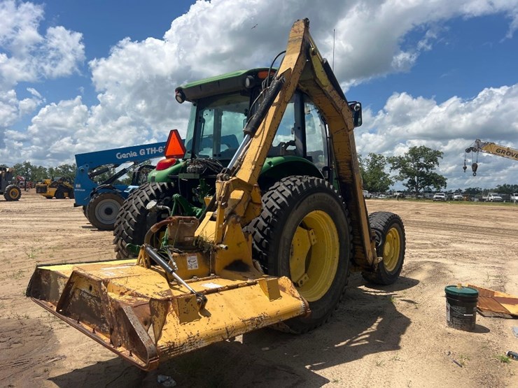john-deere-6105d-image-4