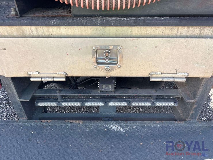 2017-ford-f550-image-38