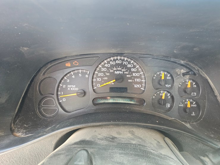 2004-chevrolet-silverado-image-40
