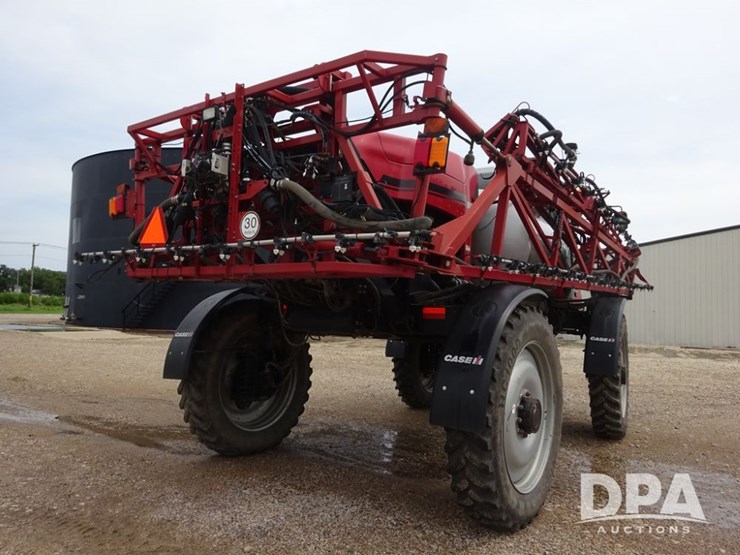 2015-case-ih-patriot-4440-image-25