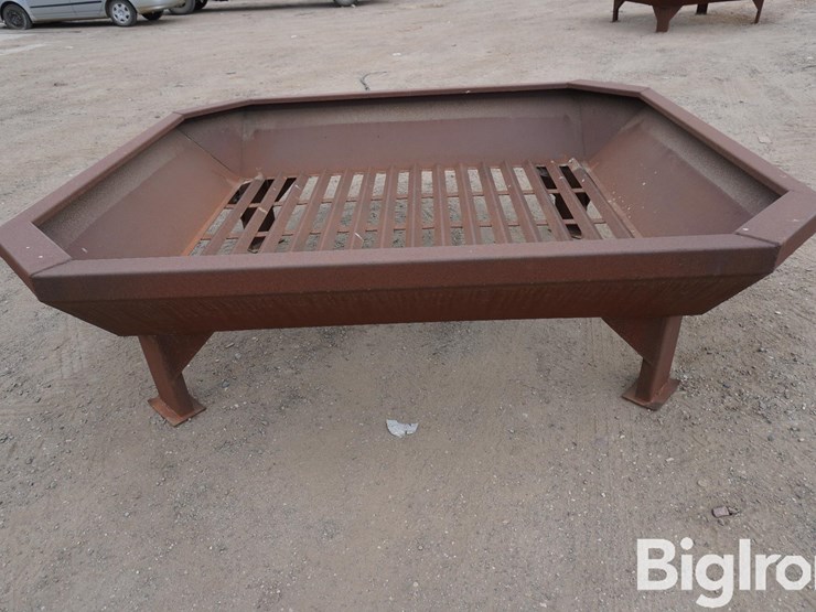 7'x8'x28"-tall-hay-feeder-image-4