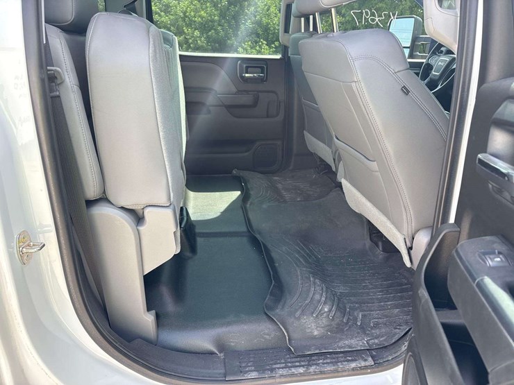 2018-gmc-sierra-2500-image-24