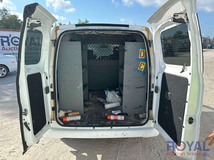 2016-nissan-nv200-image-16