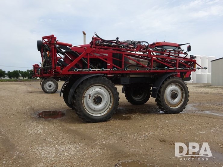 2011-case-ih-patriot-4420-image-19