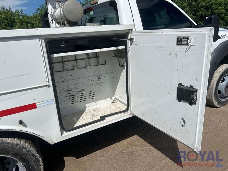 2014-ford-f550-image-34