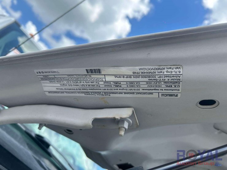 2019-ford-f350-image-17