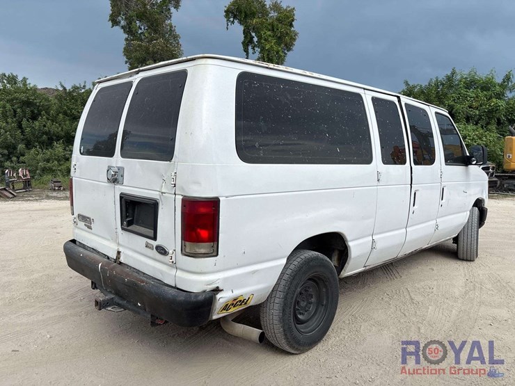 2009-ford-e350-image-3