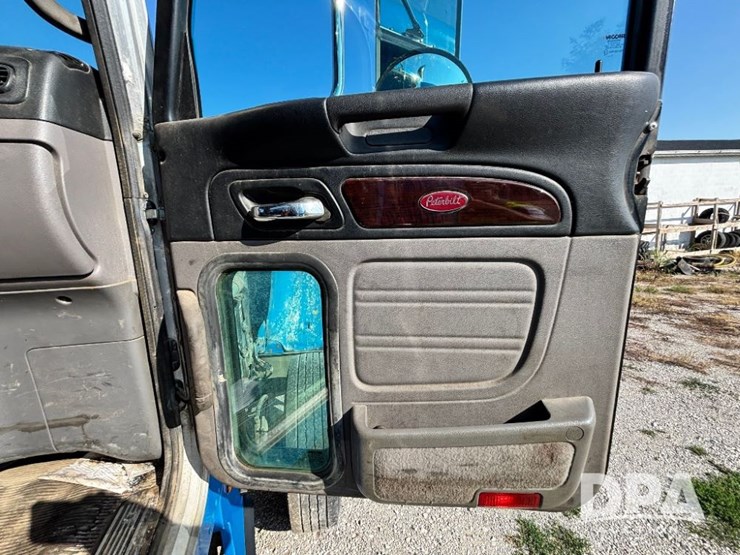 2014-peterbilt-365-image-74