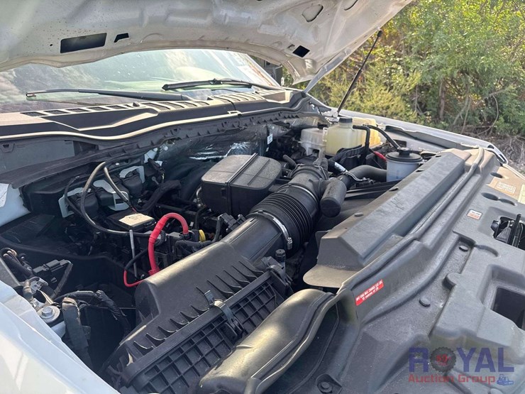 2022-ford-f550-image-8