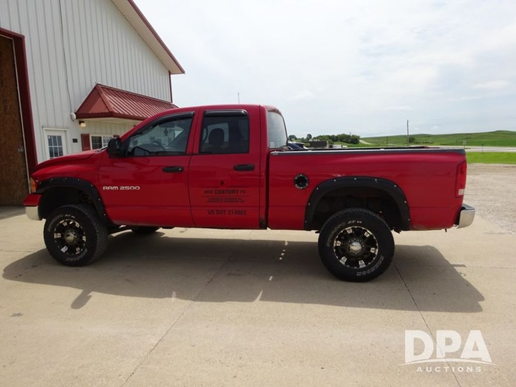 2004-dodge-ram-2500-image-13