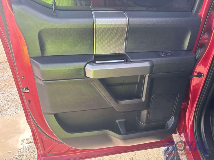 2017-ford-f150-image-19