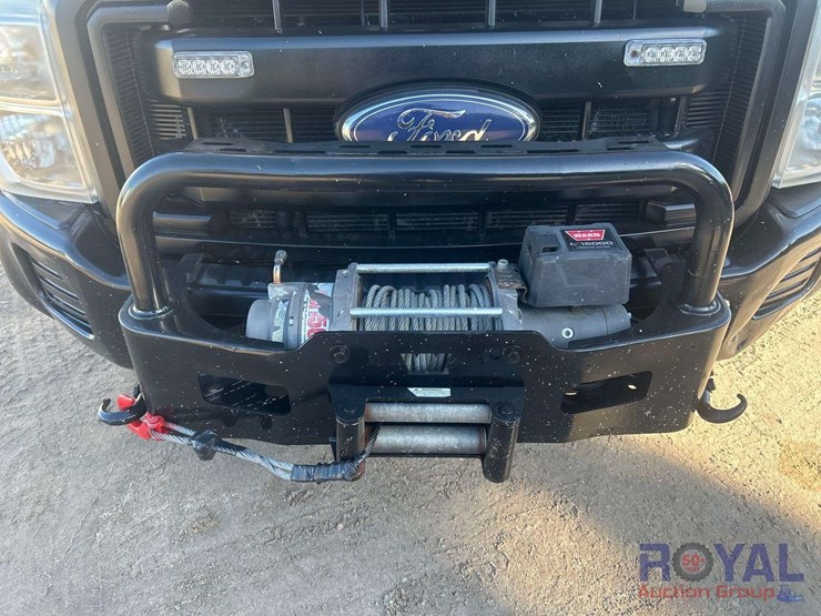 2013-ford-f550-image-24