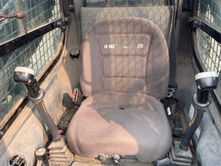 new-holland-c238-image-43