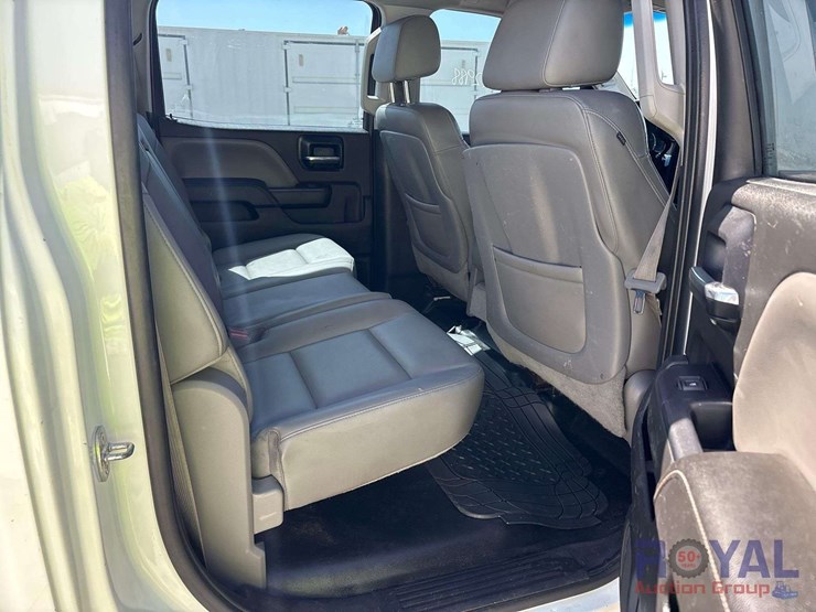 2015-chevrolet-silverado-2500-image-18