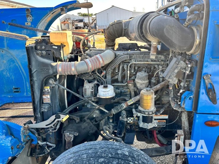 2014-peterbilt-365-image-56