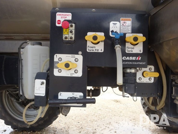2011-case-ih-patriot-4420-image-73