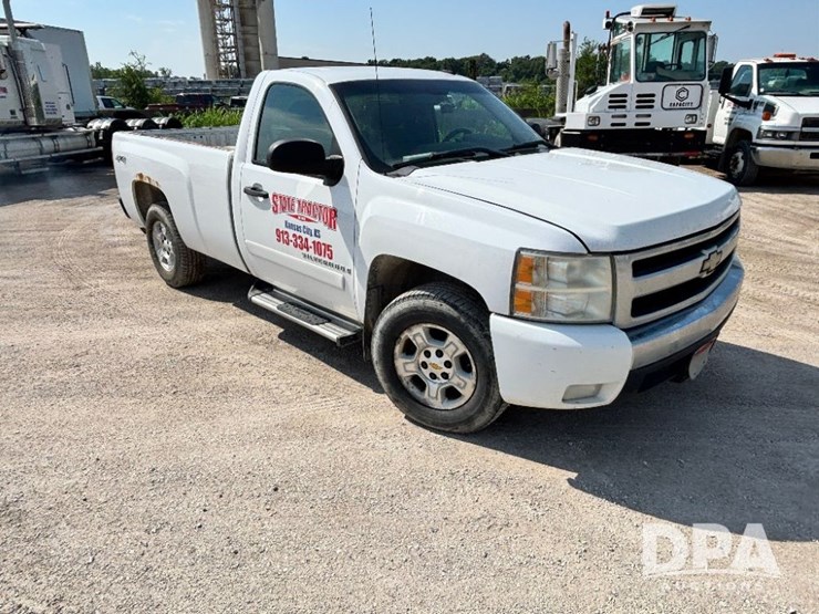 2008-chevrolet-silverado-image-1