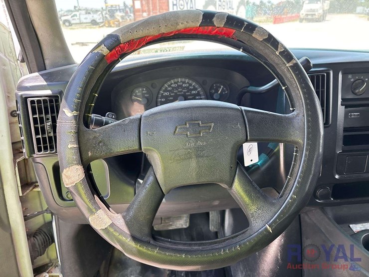 2003-chevrolet-express-1500-image-11
