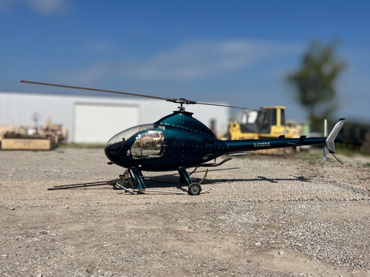 rotorway-exec-162f-helicopter-with-custom-enclosed-trailer-image-2