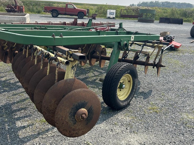 john-deere-210-image-3