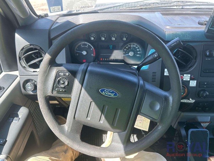 2013-ford-f550-image-12