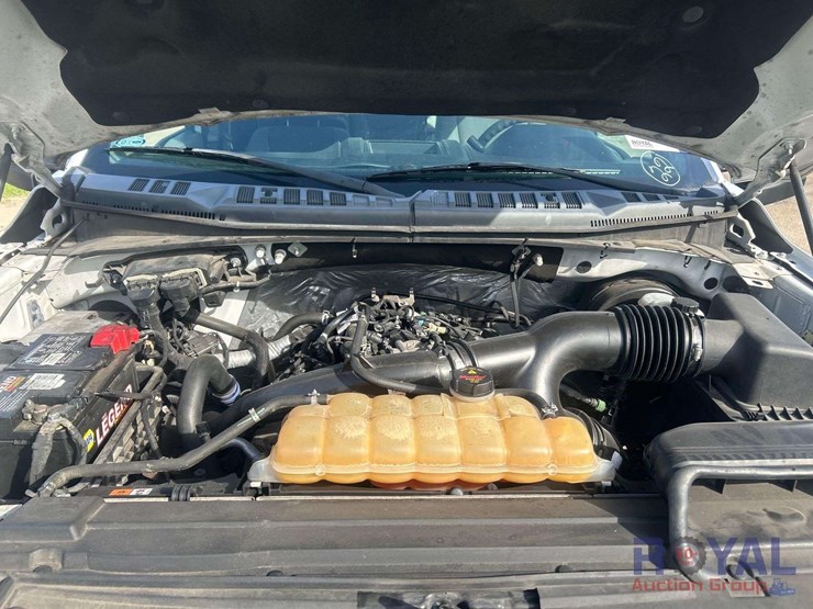 2017-ford-f150-image-16