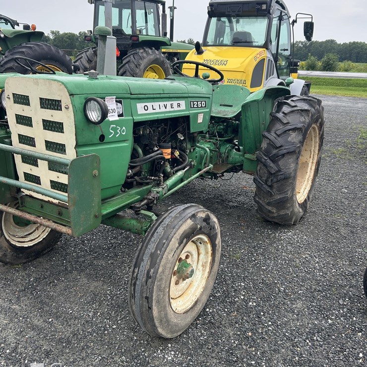 1969 OLIVER 1250