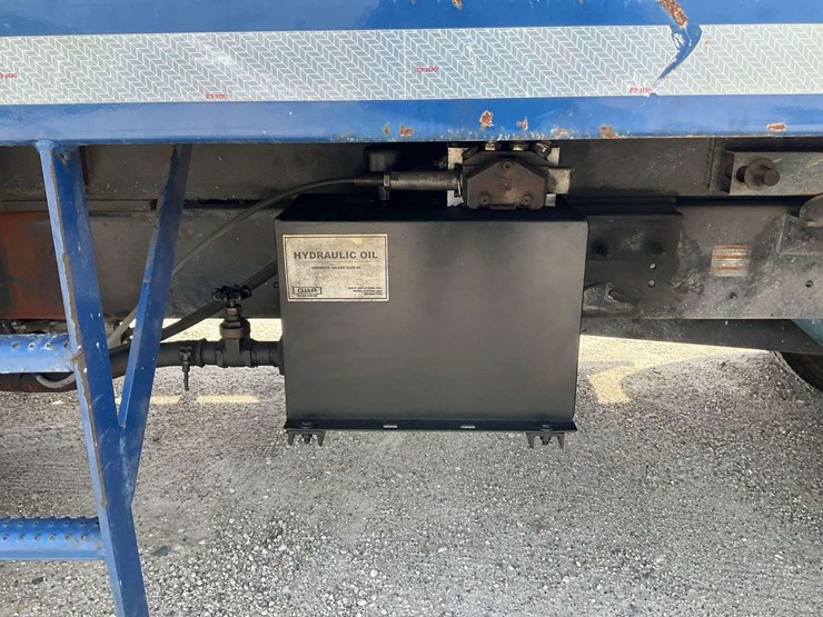 2017-ford-f650-image-25