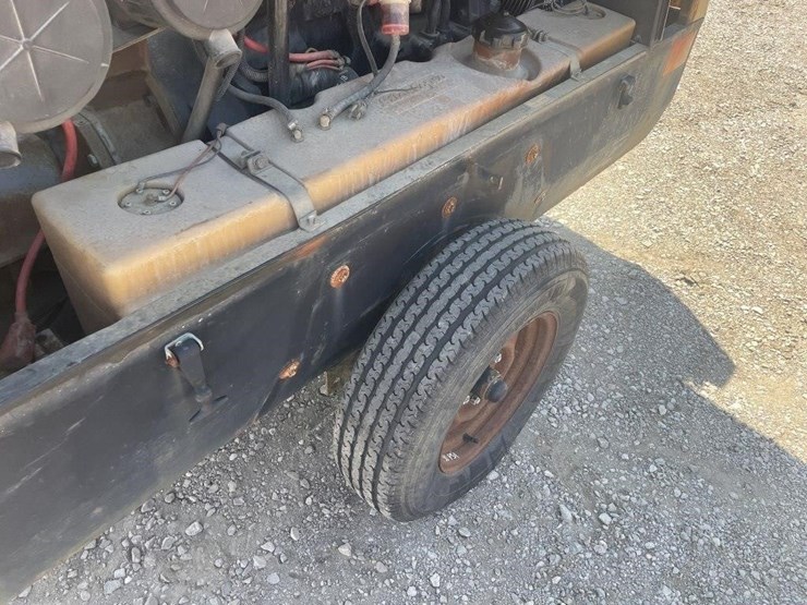 2001-john-deere-5-image-8