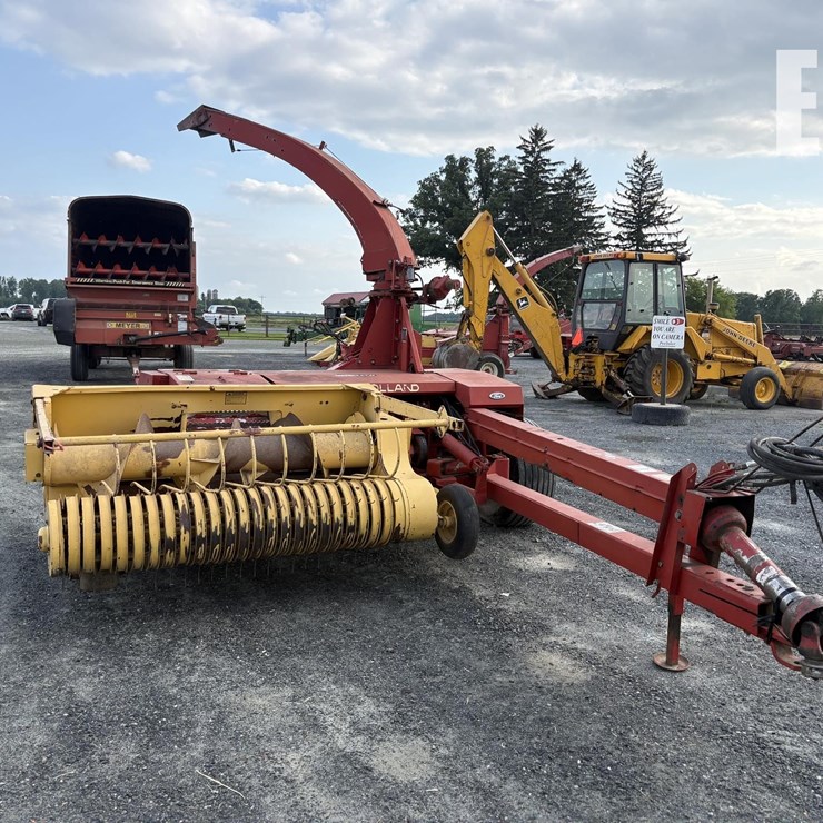 NEW HOLLAND 790