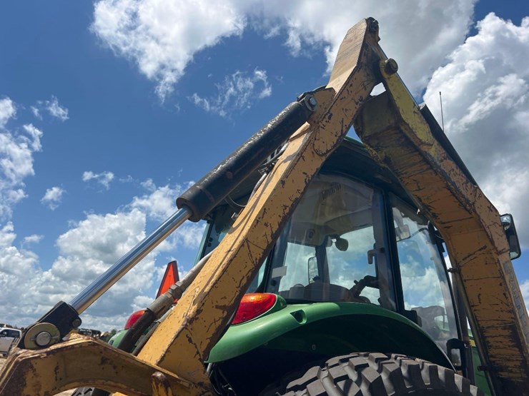 john-deere-6105d-image-18