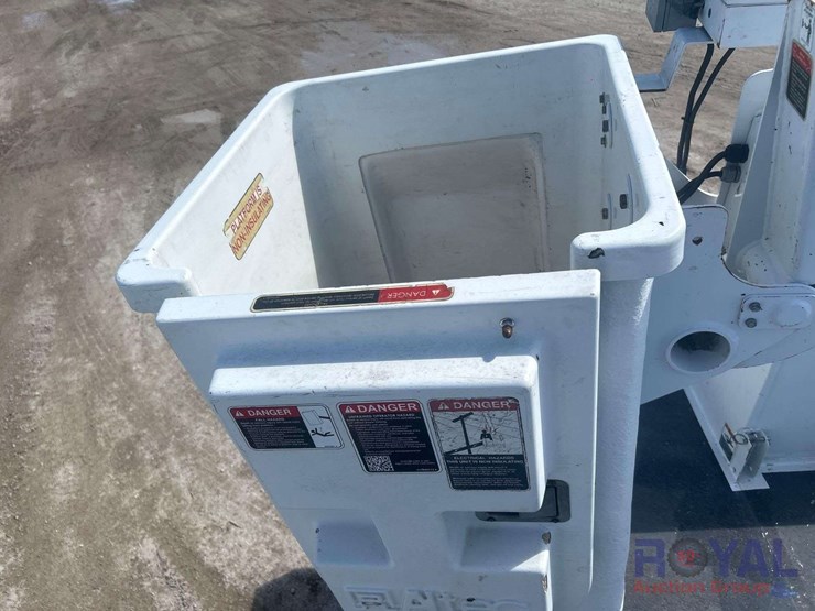 2014-altec-at200a-image-23