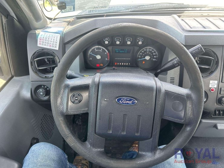 2014-ford-f550-image-10
