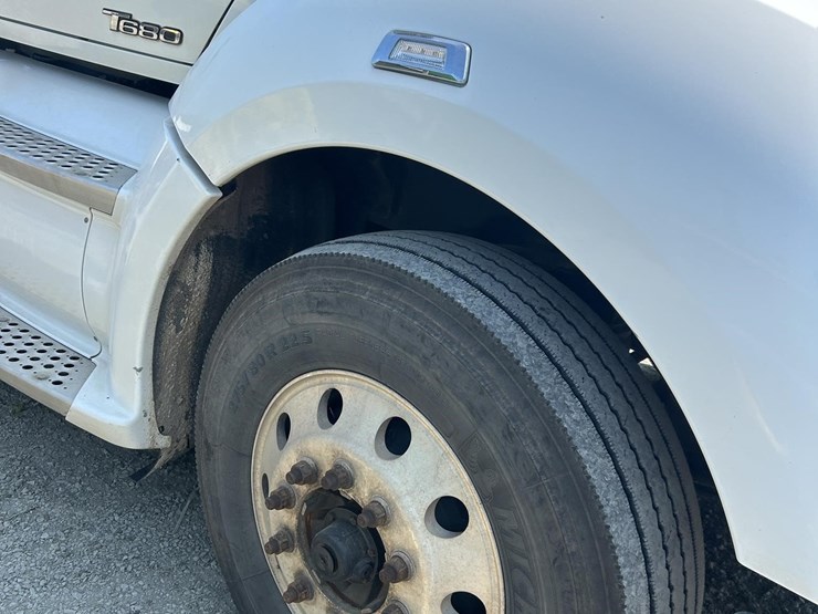 2018-kenworth-t680-image-11