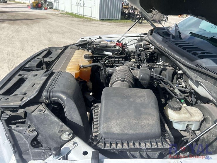 2017-ford-f150-image-15