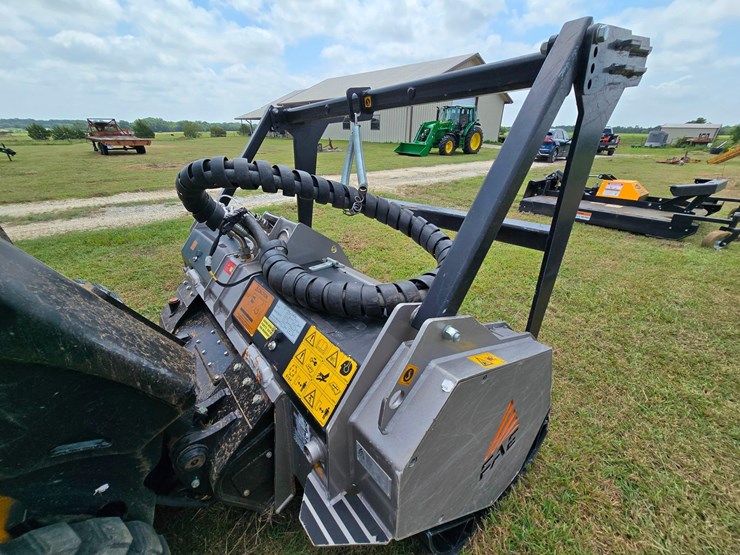2022-jcb-3ts-8t-image-10