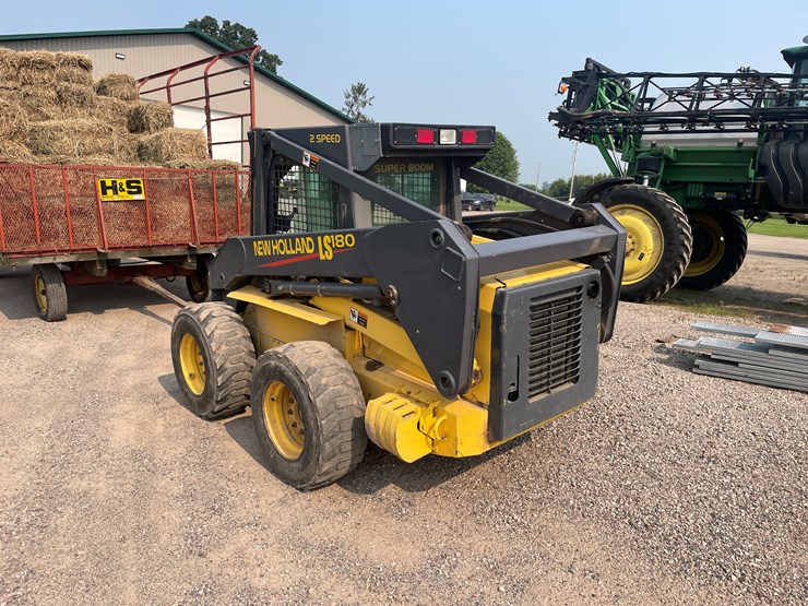 new-holland-ls180-image-4