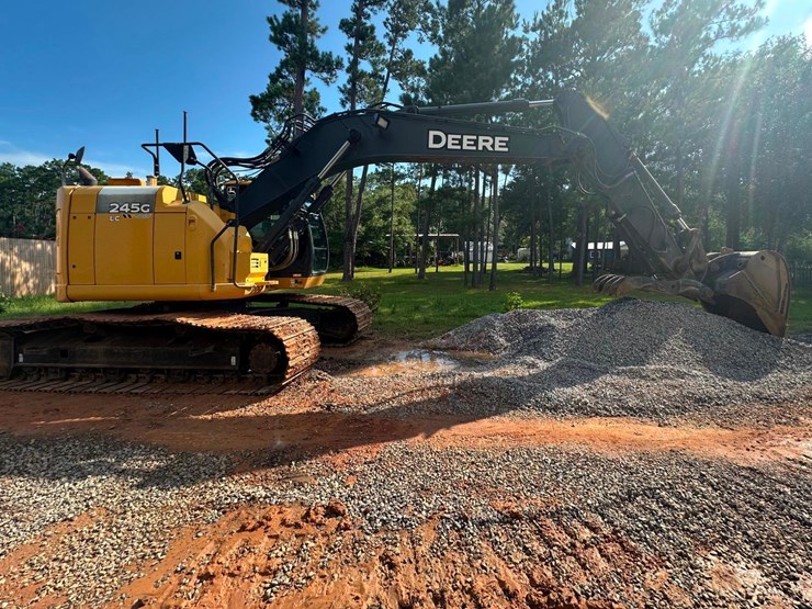 2018-deere-245g-lc-image-1