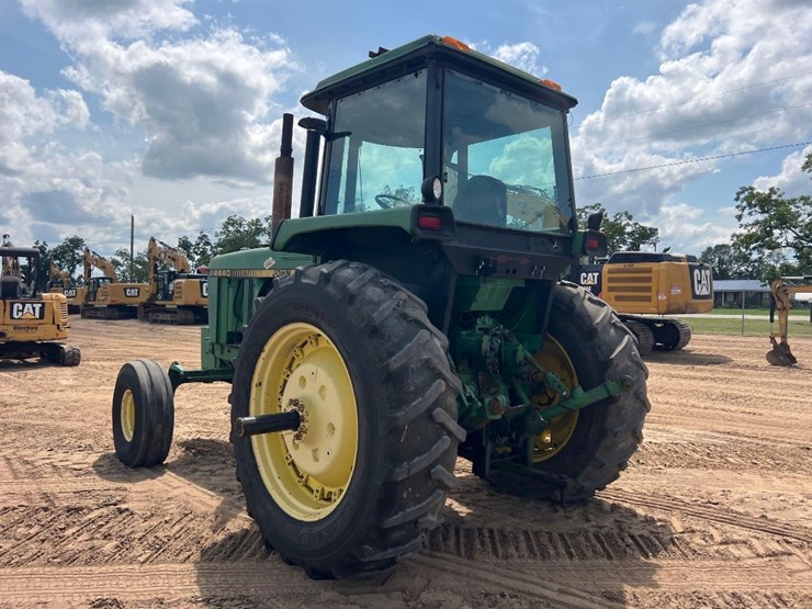 john-deere-4440-image-2