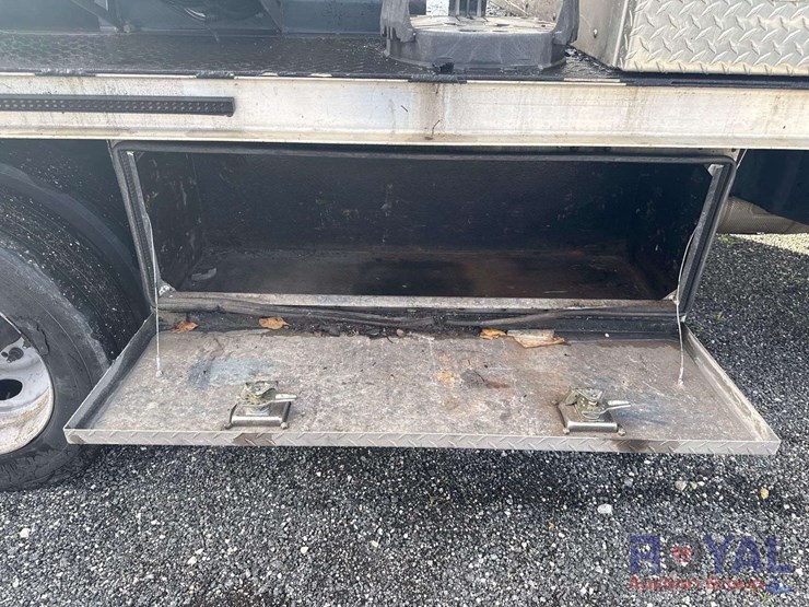2017-ford-f550-image-33